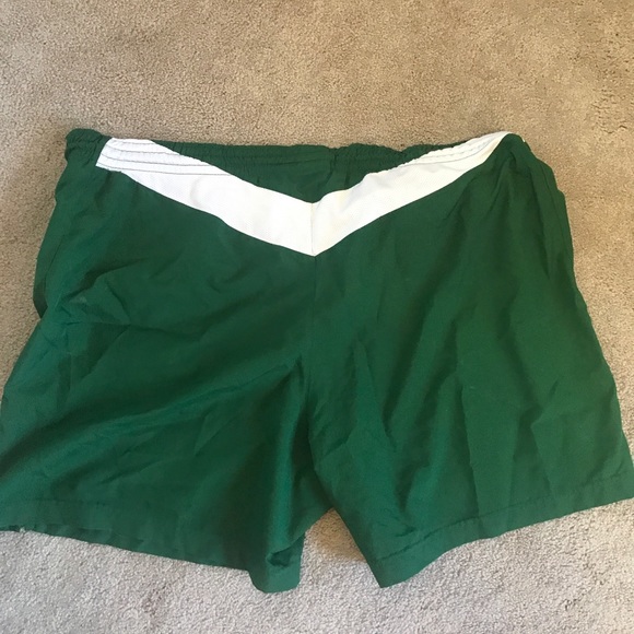 Nike Large Shorts - Picture 2 of 3